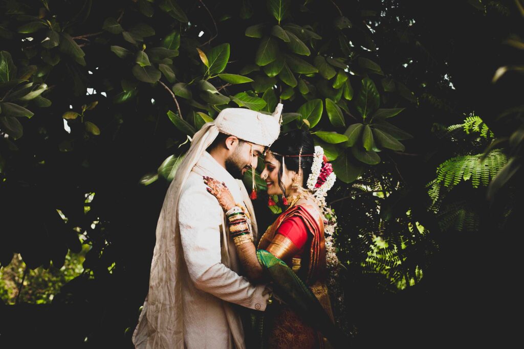 Moments That Define the Emotional Core of Wedding Photography