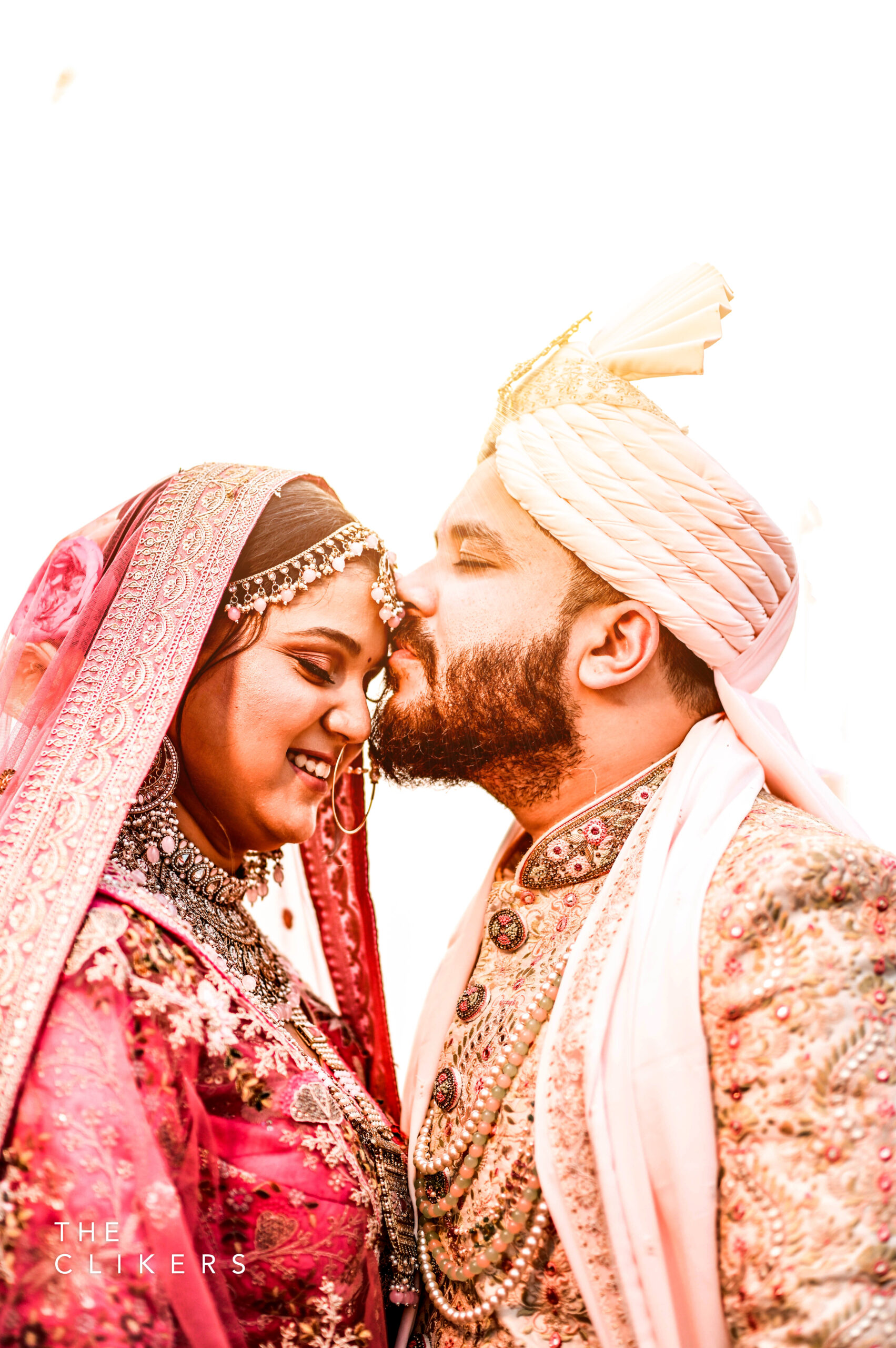 The Impact of "The First Look" on Wedding Photography